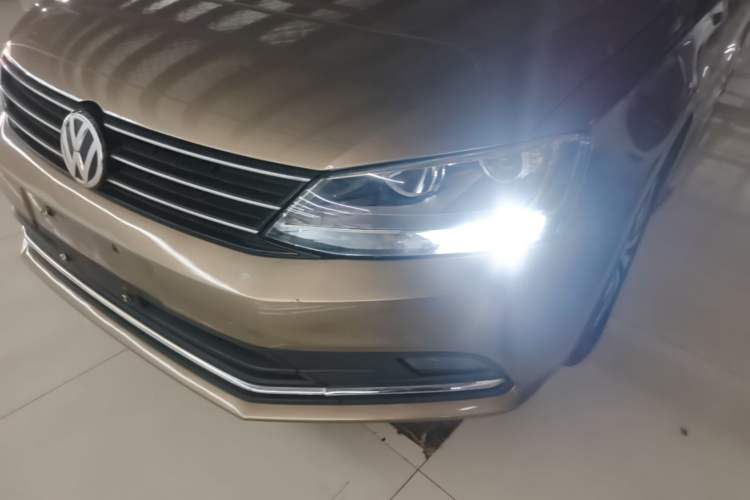 Used Volkswagen Sagitar 2018 1.6L Automatic Comfort Model Left Front Headlight