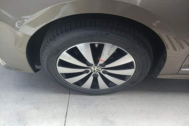 Used Volkswagen Sagitar 2018 280TSI DSG Comfort Model Left Front Wheel Hub
