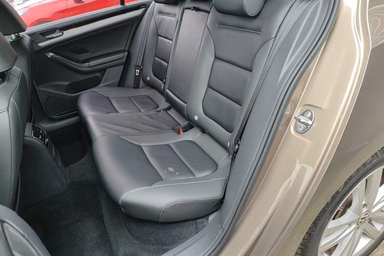 Used Volkswagen Sagitar 2018 280TSI DSG Ignite Edition Left Rear Seat