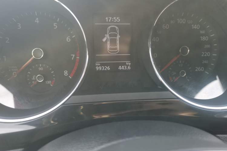 Used Volkswagen Sagitar 2018 280TSI DSG Comfort Model Odometer Close Up