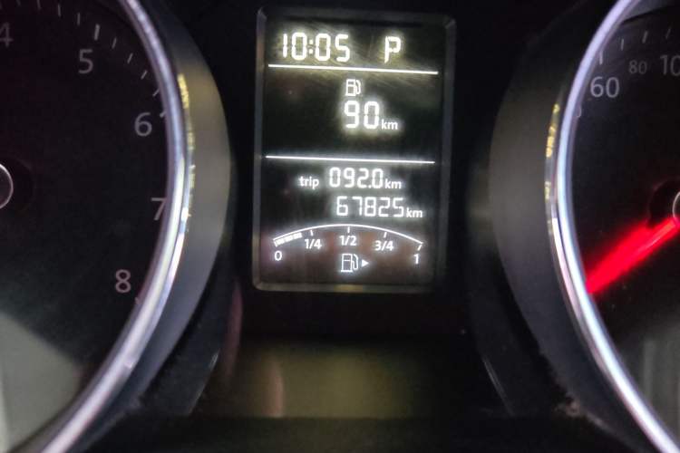 Used Volkswagen Sagitar 2018 1.6L Automatic Comfort Model Odometer Close Up