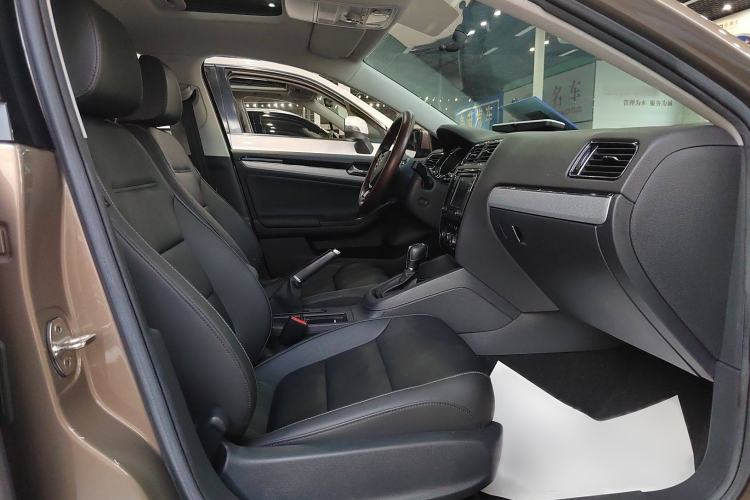 Used Volkswagen Sagitar 2018 280TSI DSG Ignite Edition Right Front Seat