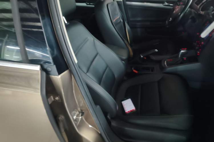 Used Volkswagen Sagitar 2018 1.6L Automatic Comfort Model Right Front Seat