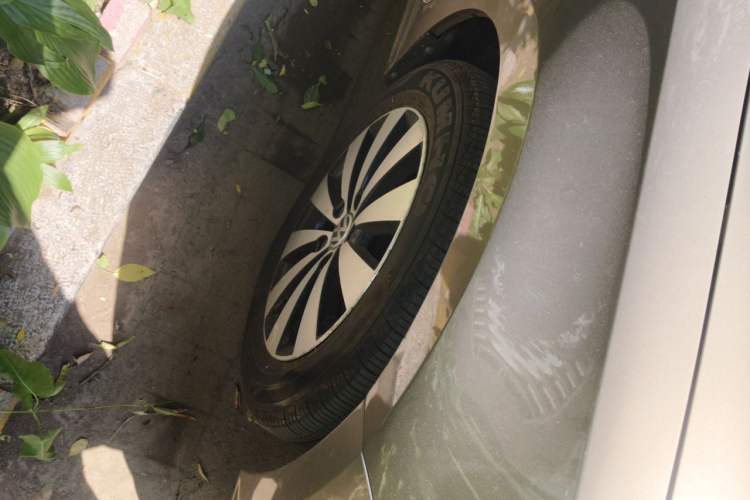 Used Volkswagen Sagitar 2018 280TSI DSG Comfort Model Right Front Wheel Hub