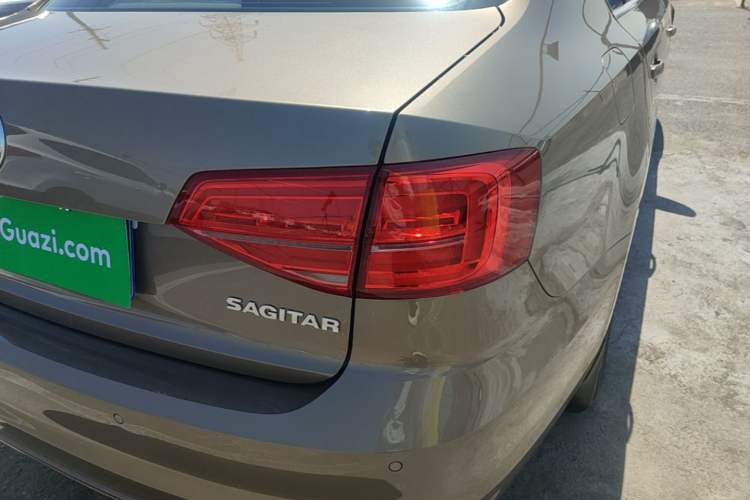 Used Volkswagen Sagitar 2018 1.6L Automatic Comfort Model Right Rear Taillight