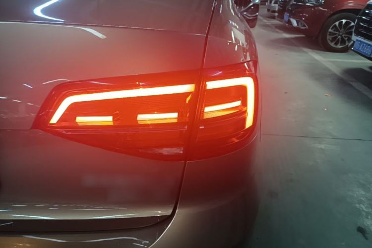 Used Volkswagen Sagitar 2018 280TSI DSG Ignite Edition Right Rear Taillight