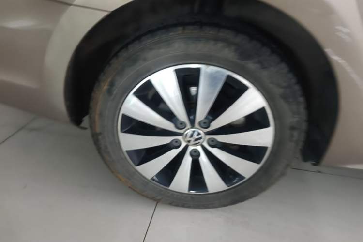 Used Volkswagen Sagitar 2018 1.6L Automatic Comfort Model Right Rear Wheel Hub