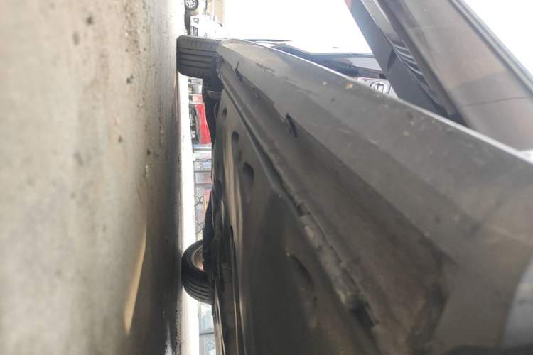 Used Volkswagen Sagitar 2018 280TSI DSG Ignite Edition Right Side Sill
