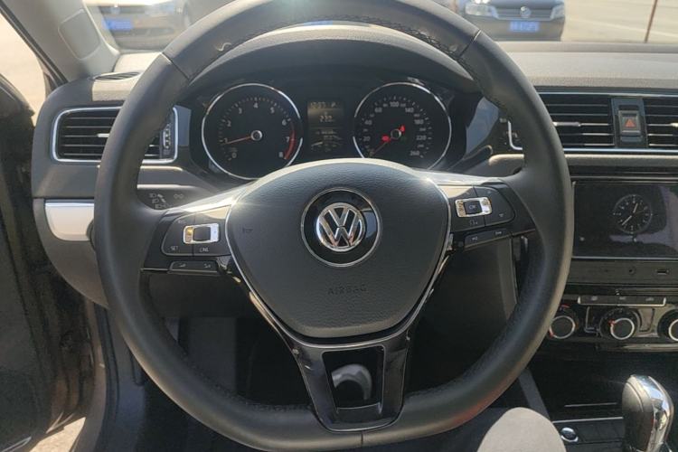 Used Volkswagen Sagitar 2018 1.6L Automatic Comfort Model Steering Wheel