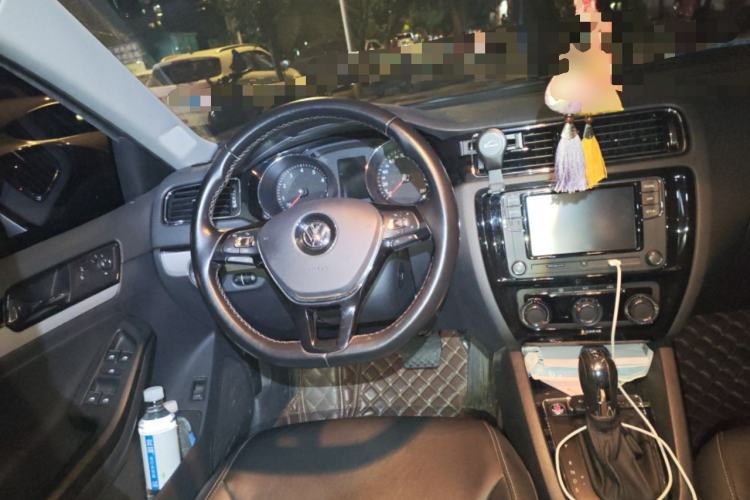 Used Volkswagen Sagitar 2018 1.6L Automatic Comfort Model Steering Wheel