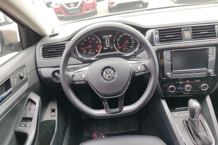 Used Volkswagen Sagitar 2018 280TSI DSG Ignite Edition Steering Wheel