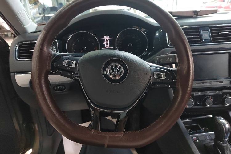 Used Volkswagen Sagitar 2018 280TSI DSG Ignite Edition Steering Wheel