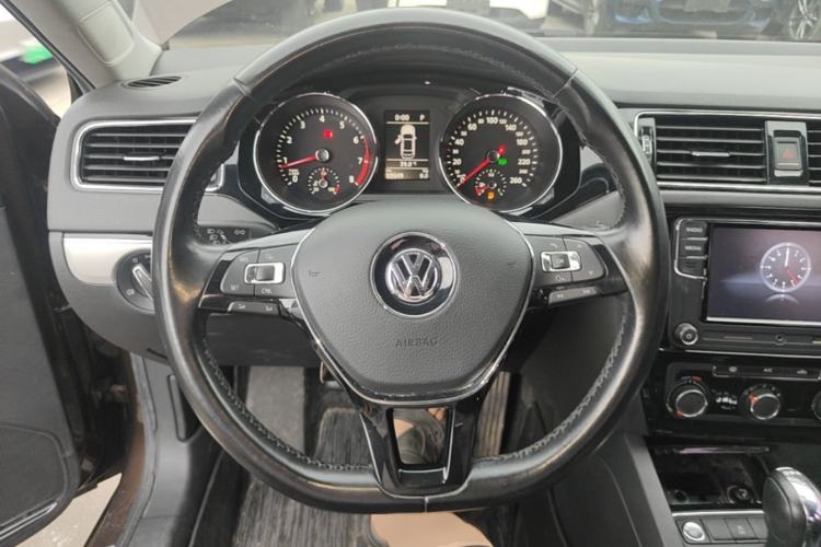 Used Volkswagen Sagitar 2018 280TSI DSG Ignite Edition Steering Wheel