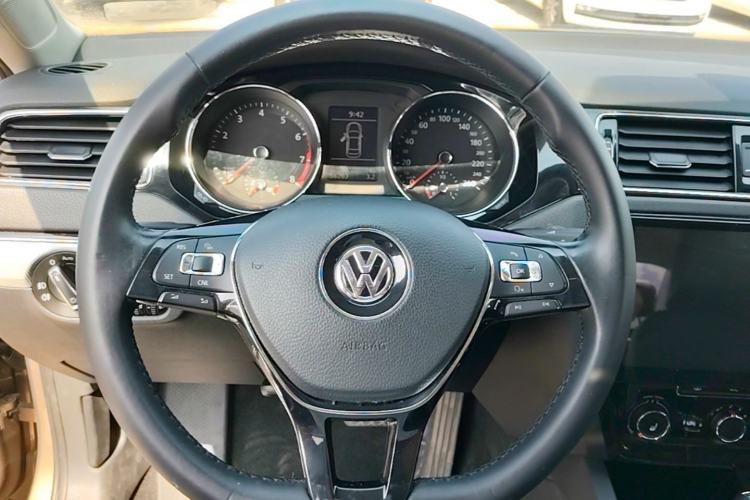 Used Volkswagen Sagitar 2018 180TSI DSG Prestige Edition Steering Wheel