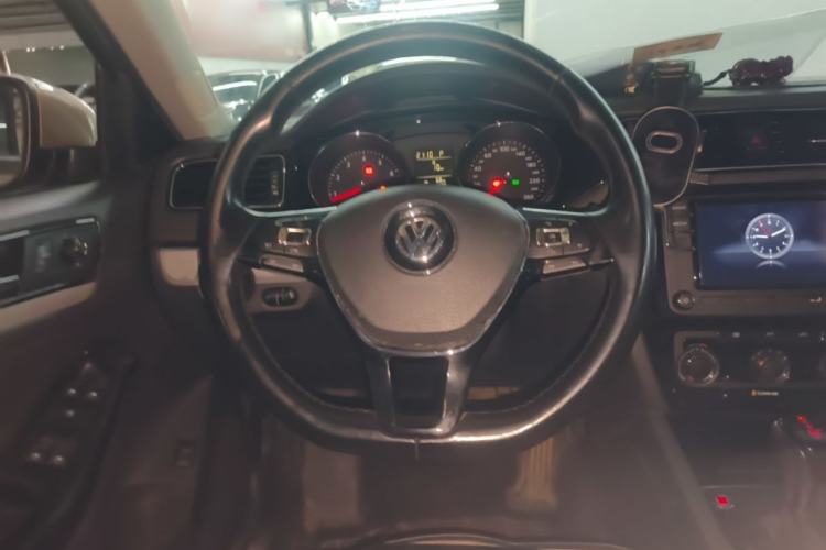 Used Volkswagen Sagitar 2018 1.6L Automatic Comfort Model Steering Wheel