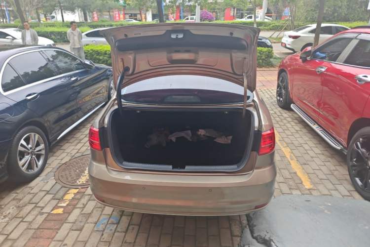 Used Volkswagen Sagitar 2018 1.6L Automatic Comfort Model Trunk