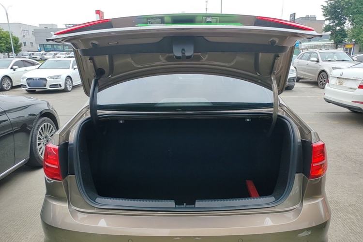 Used Volkswagen Sagitar 2018 280TSI DSG Ignite Edition Trunk