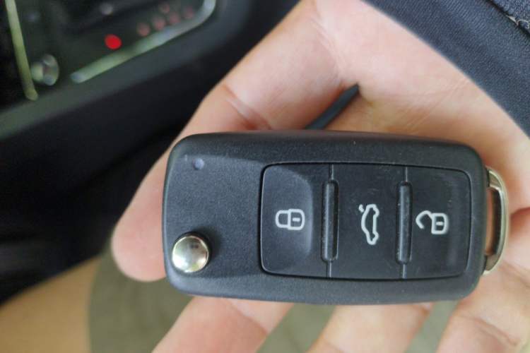 Used Volkswagen Sagitar 2018 280TSI DSG Comfort Model Vehicle Key