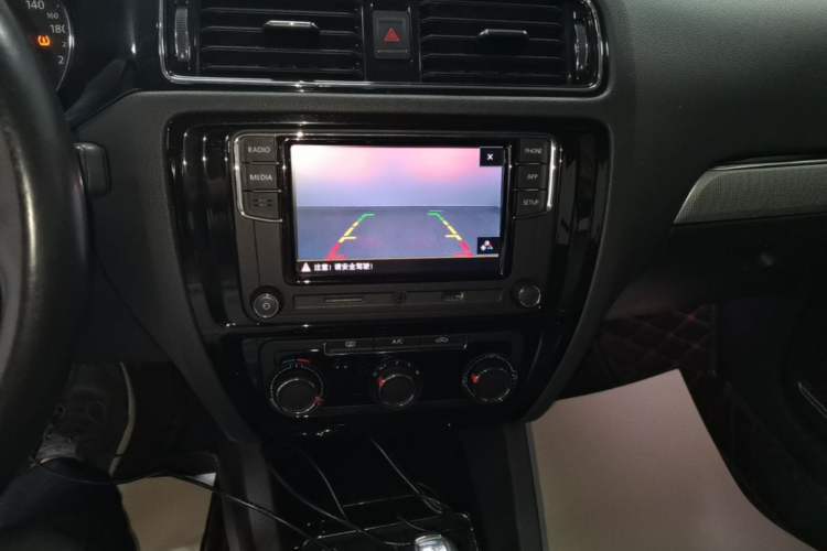 Used Volkswagen Sagitar 2018 280TSI DSG Comfort Model Audio And AC Panel