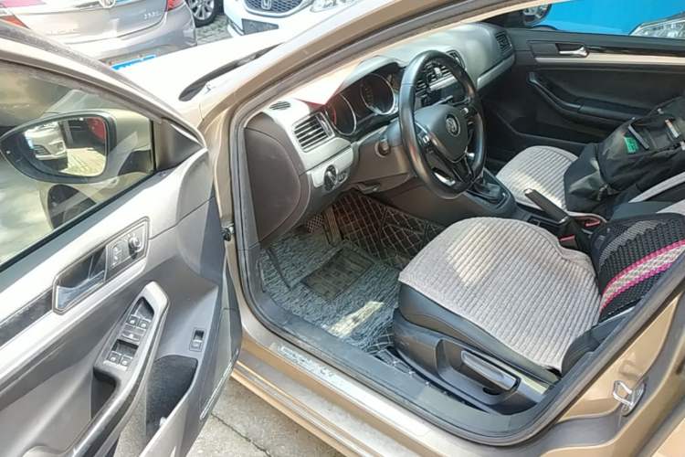 Used Volkswagen Sagitar 2018 1.6L Automatic Comfort Model Driver Seat