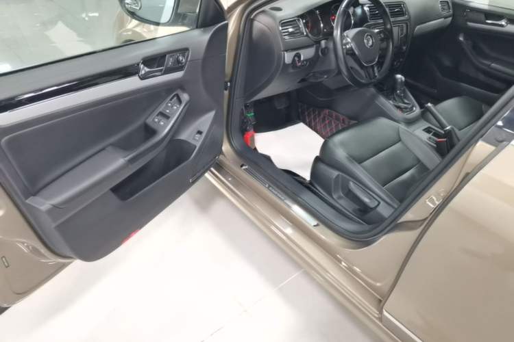 Used Volkswagen Sagitar 2018 280TSI DSG Comfort Model Driver Seat
