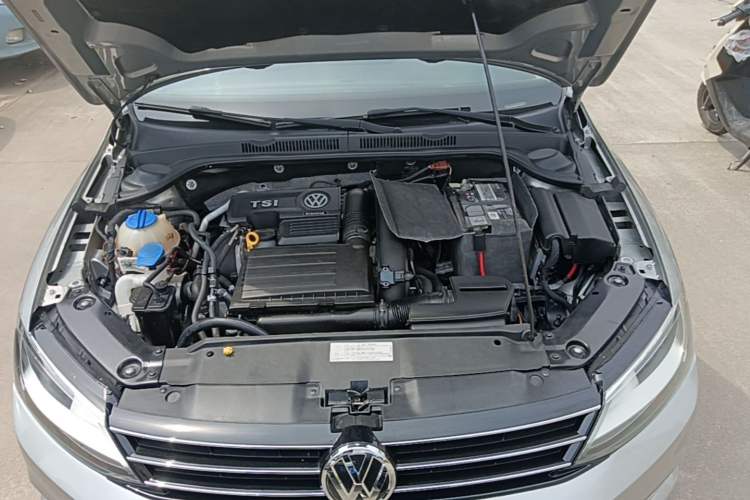 Used Volkswagen Sagitar 2018 180TSI DSG Prestige Edition Engine Bay