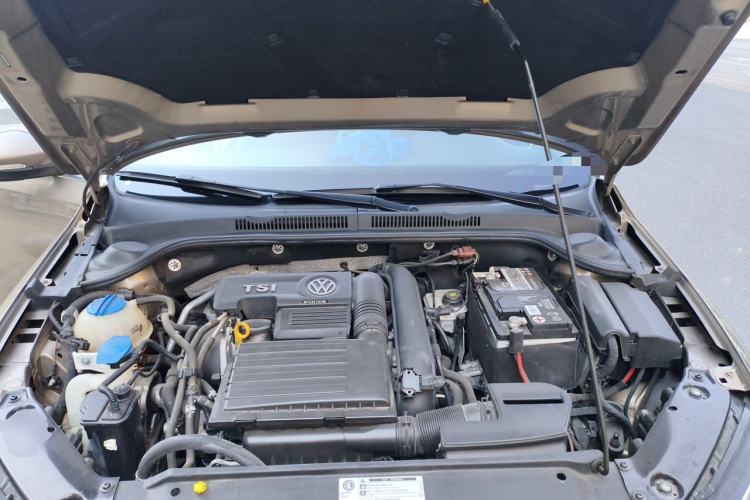 Used Volkswagen Sagitar 2018 180TSI DSG Prestige Edition Engine Bay