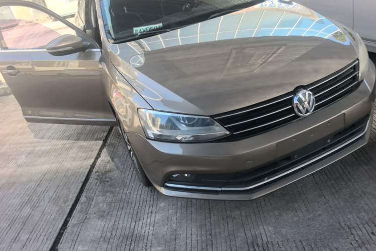 Used Volkswagen Sagitar 2018 1.6L Automatic Comfort Model Front Right 45 Deg