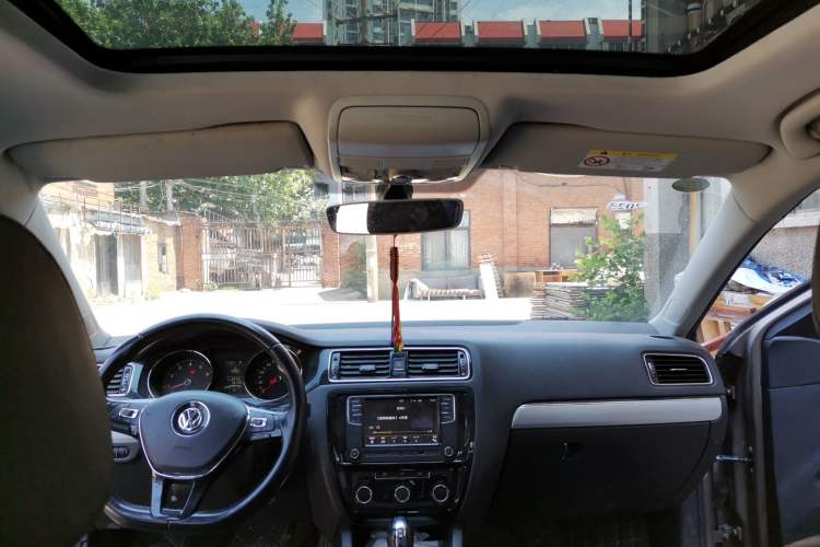 Used Volkswagen Sagitar 2018 1.6L Automatic Comfort Model Headliner