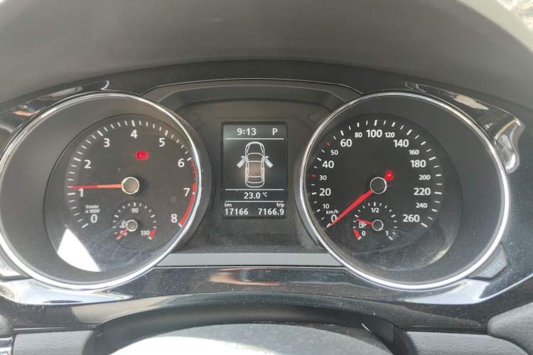 Used Volkswagen Sagitar 2018 280TSI DSG Ignite Edition Instrument Cluster