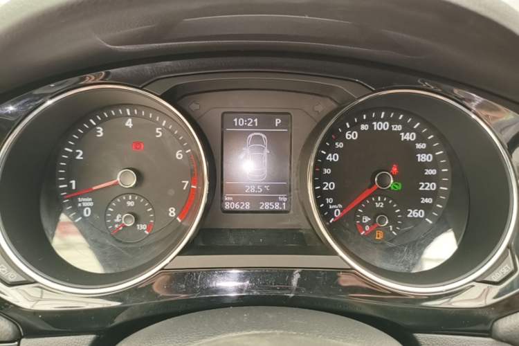 Used Volkswagen Sagitar 2018 280TSI DSG Ignite Edition Instrument Cluster