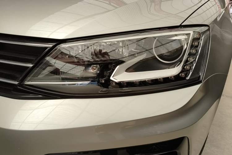 Used Volkswagen Sagitar 2018 280TSI DSG Ignite Edition Left Front Headlight