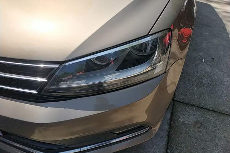 Used Volkswagen Sagitar 2018 1.6L Automatic Comfort Model Left Front Headlight
