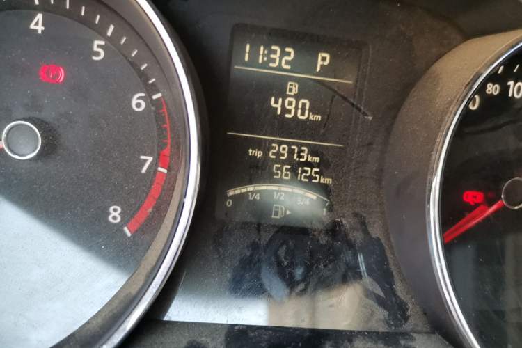 Used Volkswagen Sagitar 2018 1.6L Automatic Comfort Model Odometer Close Up