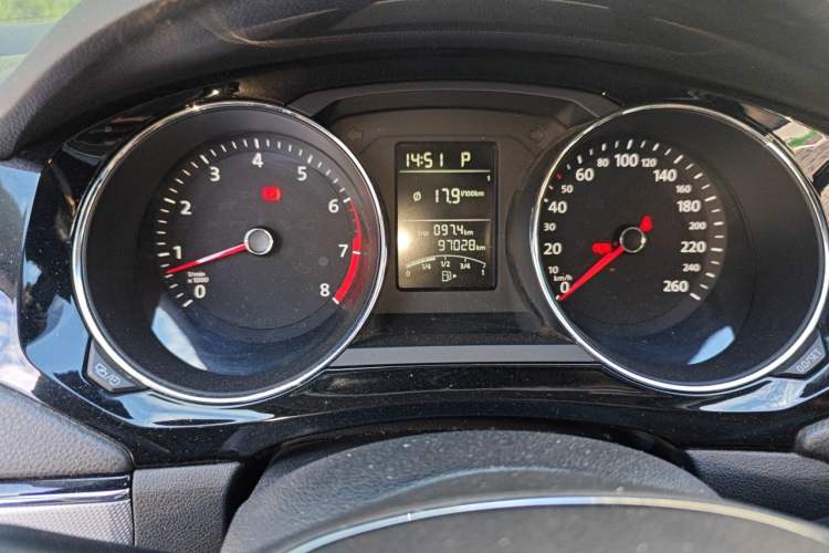 Used Volkswagen Sagitar 2018 1.6L Automatic Comfort Model Odometer Close Up