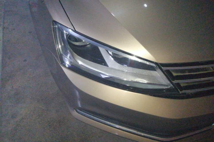 Used Volkswagen Sagitar 2018 1.6L Automatic Comfort Model Right Front Headlight