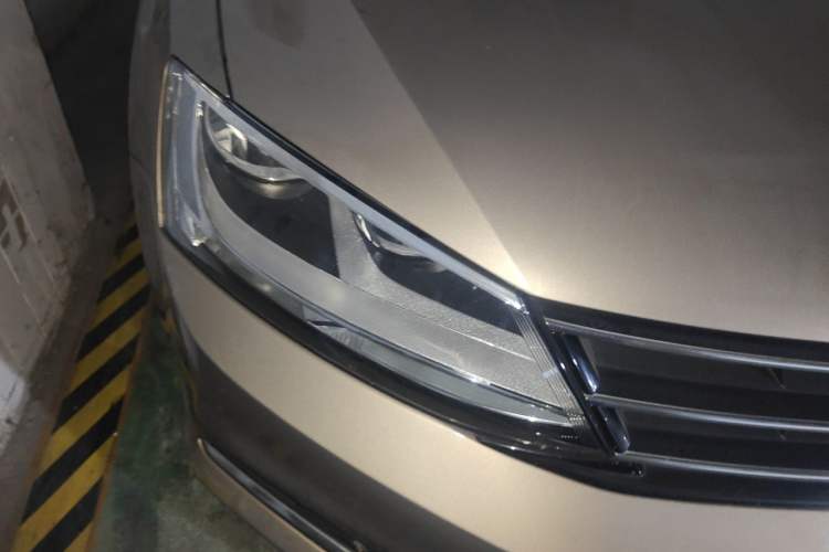 Used Volkswagen Sagitar 2018 180TSI DSG Prestige Edition Right Front Headlight