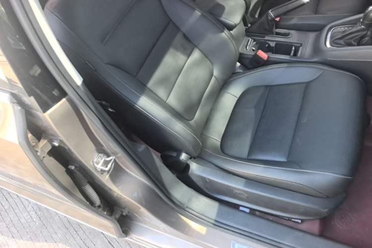 Used Volkswagen Sagitar 2018 1.6L Automatic Comfort Model Right Front Seat