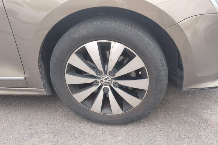 Used Volkswagen Sagitar 2018 280TSI DSG Comfort Model Right Front Wheel Hub