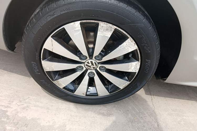 Used Volkswagen Sagitar 2018 180TSI DSG Prestige Edition Right Rear Wheel Hub