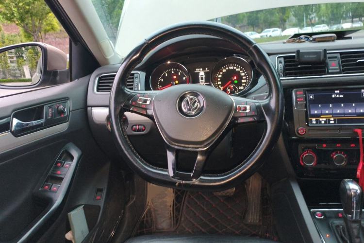 Used Volkswagen Sagitar 2018 280TSI DSG Comfort Model Steering Wheel