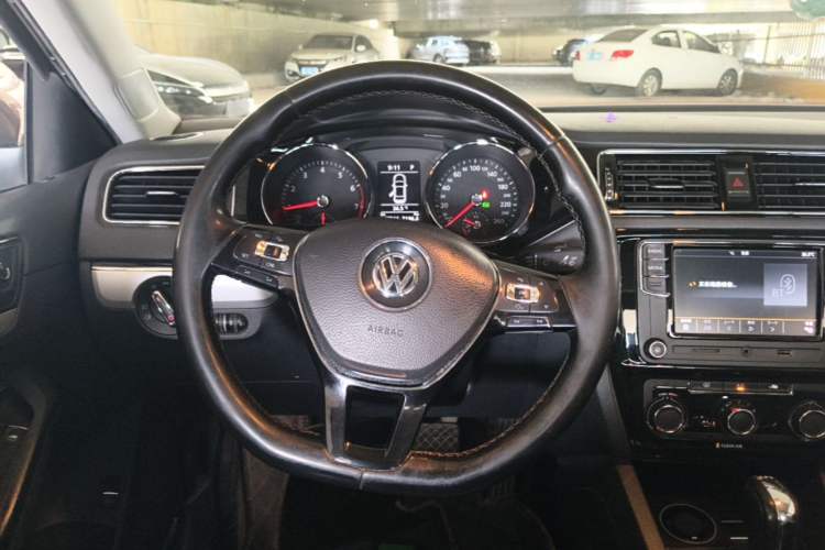 Used Volkswagen Sagitar 2018 280TSI DSG Comfort Model Steering Wheel