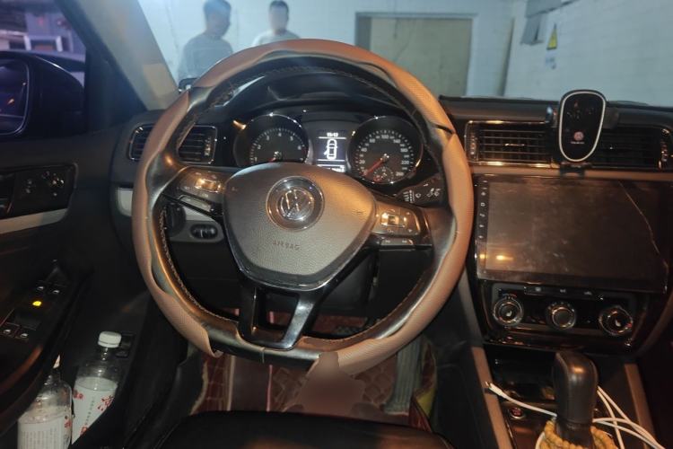 Used Volkswagen Sagitar 2018 180TSI DSG Prestige Edition Steering Wheel