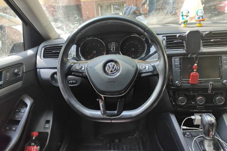 Used Volkswagen Sagitar 2018 280TSI DSG Ignite Edition Steering Wheel
