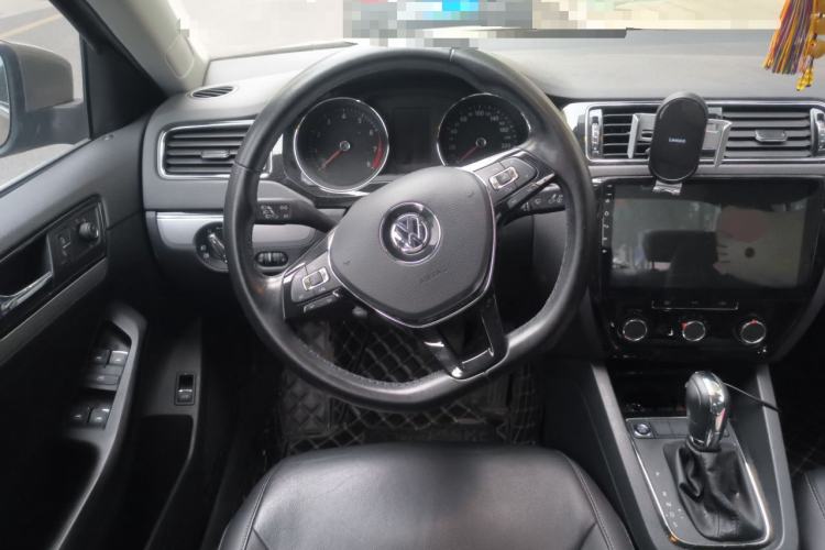 Used Volkswagen Sagitar 2018 1.6L Automatic Comfort Model Steering Wheel