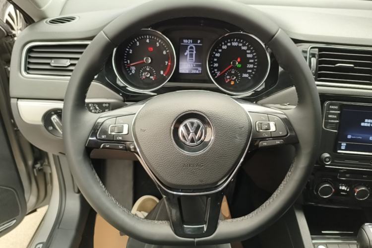 Used Volkswagen Sagitar 2018 280TSI DSG Ignite Edition Steering Wheel