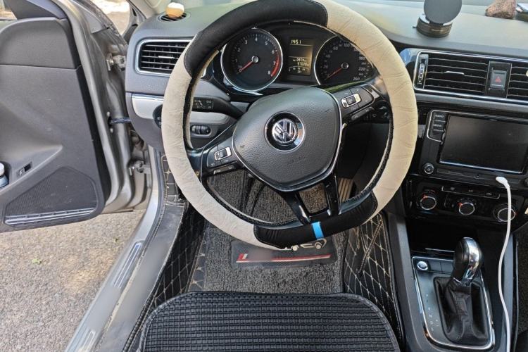 Used Volkswagen Sagitar 2018 1.6L Automatic Comfort Model Steering Wheel