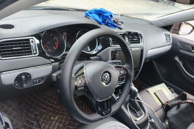 Used Volkswagen Sagitar 2018 180TSI DSG Prestige Edition Steering Wheel