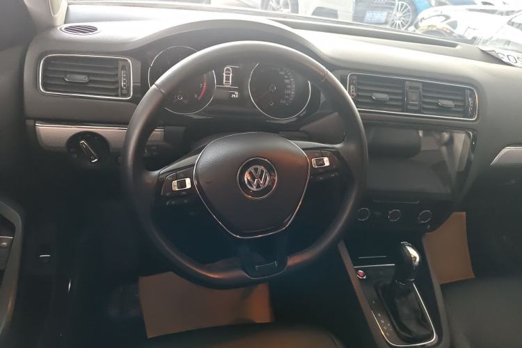 Used Volkswagen Sagitar 2018 280TSI DSG Comfort Model Steering Wheel