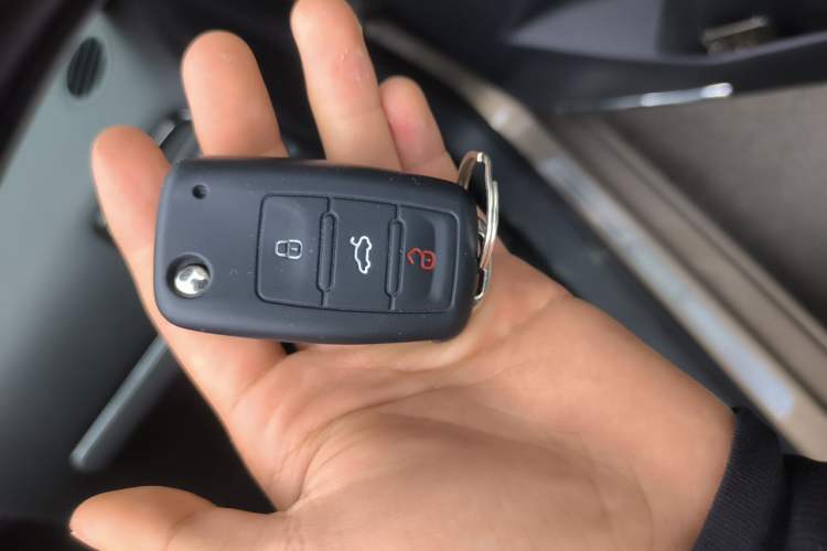 Used Volkswagen Sagitar 2018 1.6L Automatic Comfort Model Vehicle Key